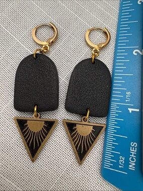 Black Polymer Clay Arch Dangle Earrings with Sunburst Triangle ☀️✨